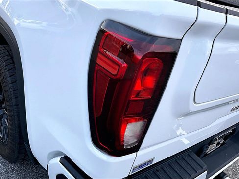 Used 2022 GMC Sierra 1500 Elevation image 33