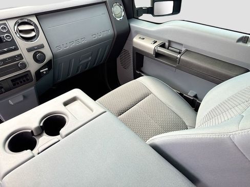 Used 2016 Ford F250 XLT w/ XLT Value Package image 21