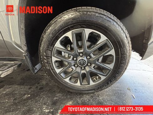 Used 2022 Toyota Tundra Limited image 11
