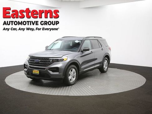 Used 2022 Ford Explorer XLT image 54