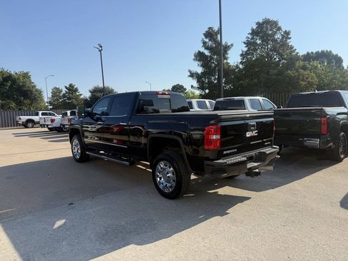 Used 2018 GMC Sierra 2500 Denali w/ Duramax Plus Package AWD/4WD image 4