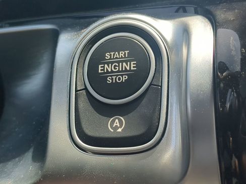 Used 2024 Mercedes-Benz GLB 250 4MATIC image 16