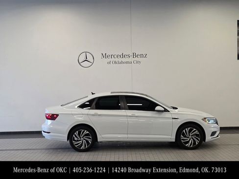 Used 2021 Volkswagen Jetta SEL FWD image 4
