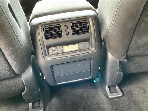 Used 2015 Nissan Pathfinder S AWD/4WD image 10