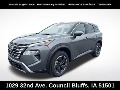 Used 2024 Nissan Rogue SV FWD image 3