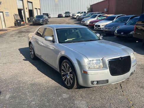 Used 2006 Chrysler 300 Touring w/ Sound Group RWD image 3