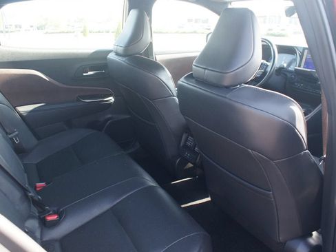 Used 2023 Toyota Crown AWD/4WD image 22