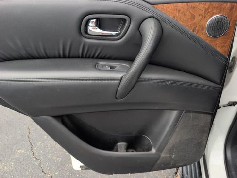 Used 2023 Nissan Armada SL w/ Captain's Chairs Package RWD image 37