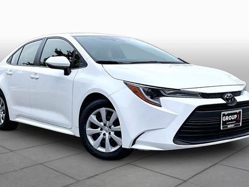 Used 2024 Toyota Corolla LE FWD image 3