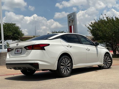 New 2026 Nissan Altima 2.5 SV FWD image 4