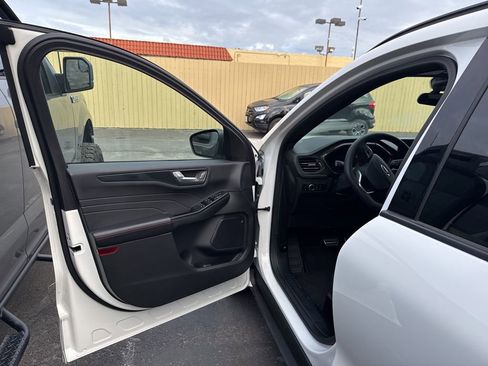 Used 2024 Ford Escape ST-Line w/ Tech Pack #1 image 7