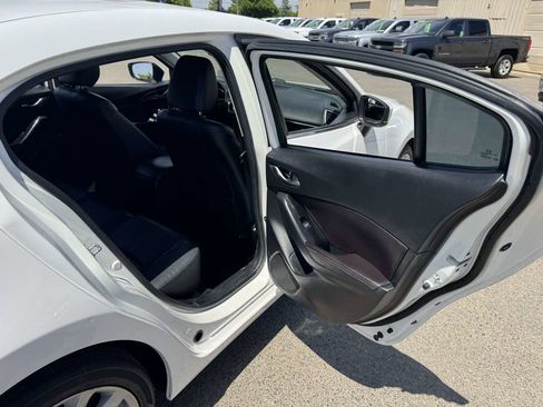 Used 2017 MAZDA MAZDA3 Grand Touring FWD image 17