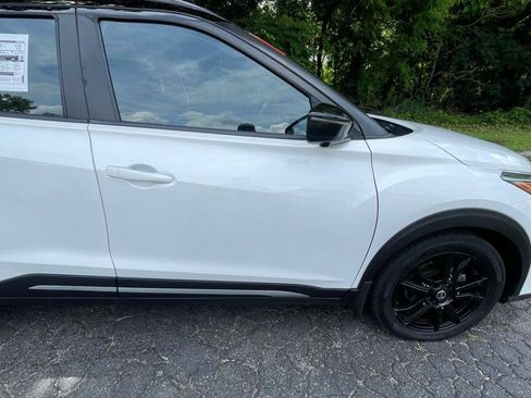Used 2021 Nissan Kicks SR w/ SR Premium Package FWD image 11