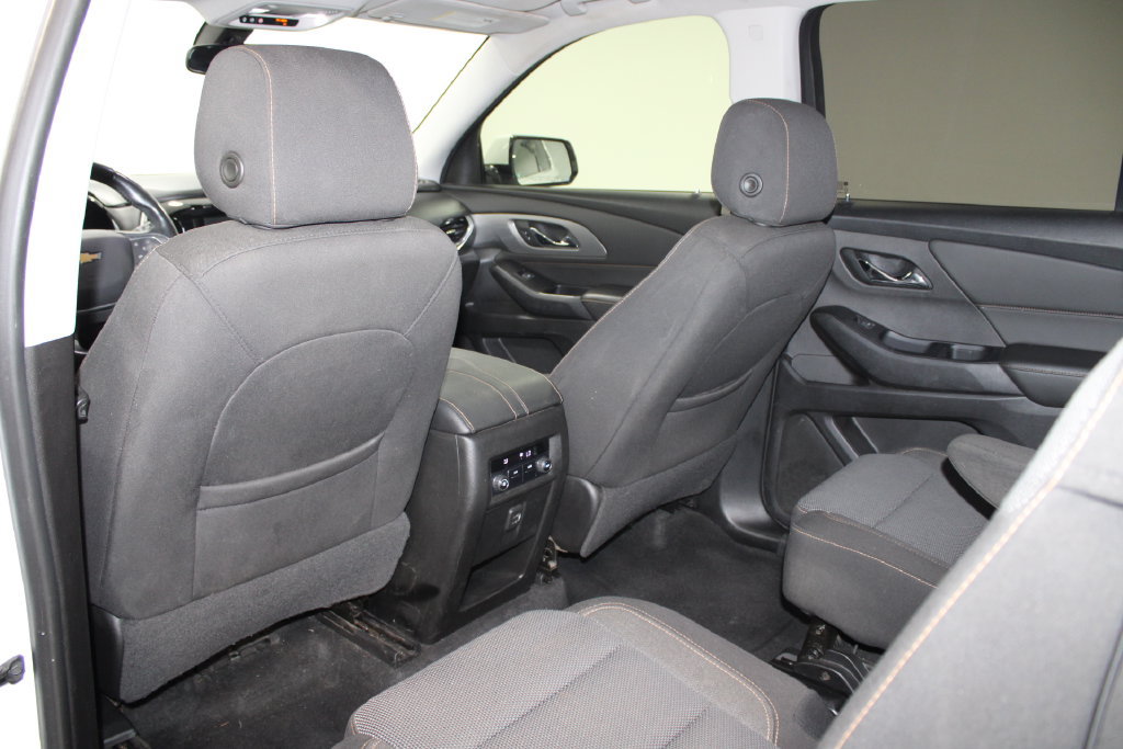 Used 2018 Chevrolet Traverse LT FWD image 18
