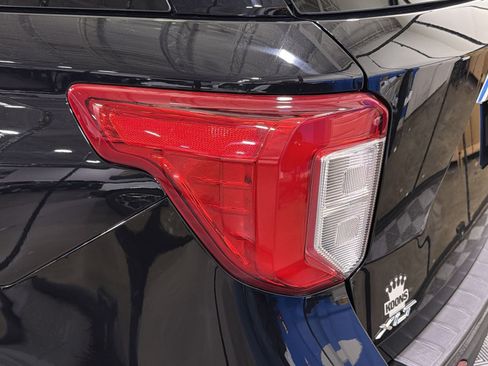 Certified 2024 Ford Explorer XLT w/ Class IV Trailer Tow Package AWD/4WD image 17