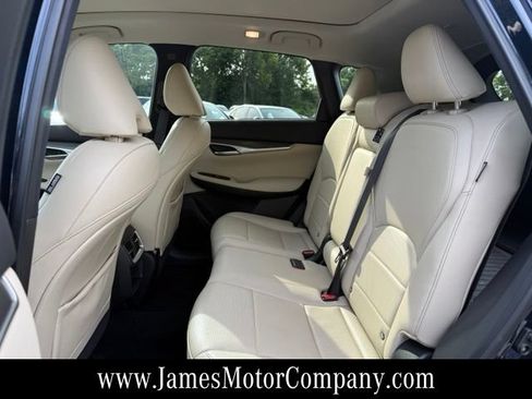 Used 2022 INFINITI QX50 Luxe AWD/4WD image 18