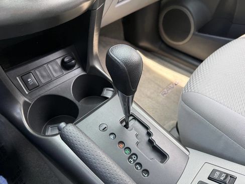 Used 2012 Toyota RAV4 4WD image 95