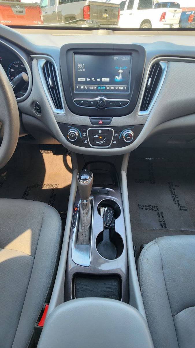 Used 2018 Chevrolet Malibu LS FWD image 13