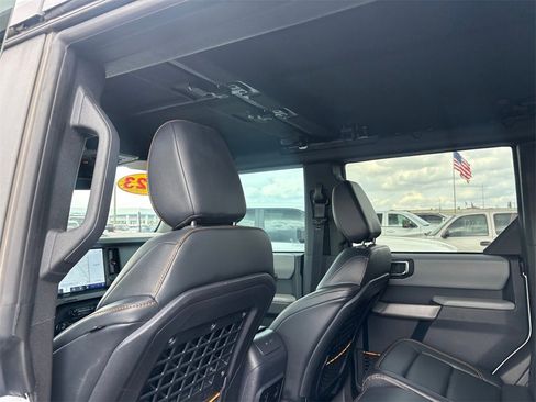 Used 2023 Ford Bronco Badlands image 25