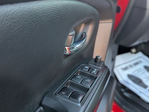 Used 2021 Nissan Titan PRO-4X w/ Pro-4x Convenience Package image 15