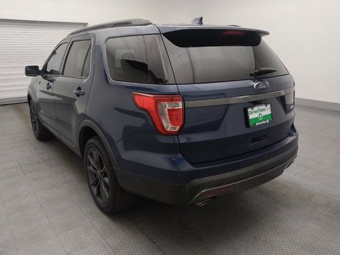 Used 2017 Ford Explorer XLT w/ Equipment Group 202A image 5