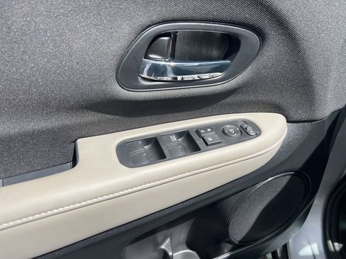 Used 2021 Honda HR-V LX image 20