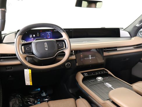 New 2026 Lincoln Navigator Black Label AWD/4WD image 2