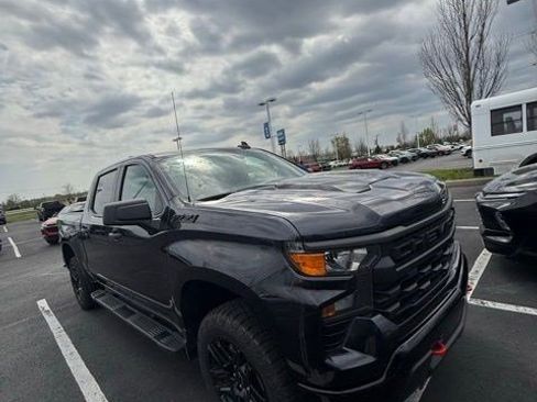 Used 2023 Chevrolet Silverado 1500 Custom Trail Boss w/ LPO, Dark Essentials Package image 2