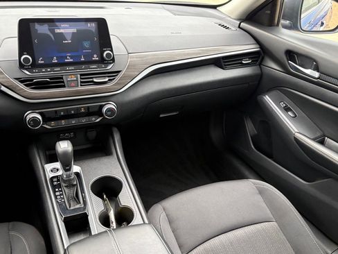 Certified 2025 Nissan Altima 2.5 SV FWD image 15