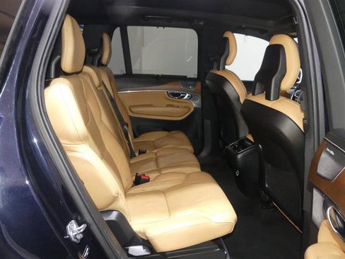 Used 2017 Volvo XC90 T6 Inscription w/ Vision Package image 28