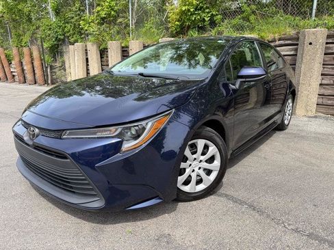 Used 2024 Toyota Corolla LE FWD image 5