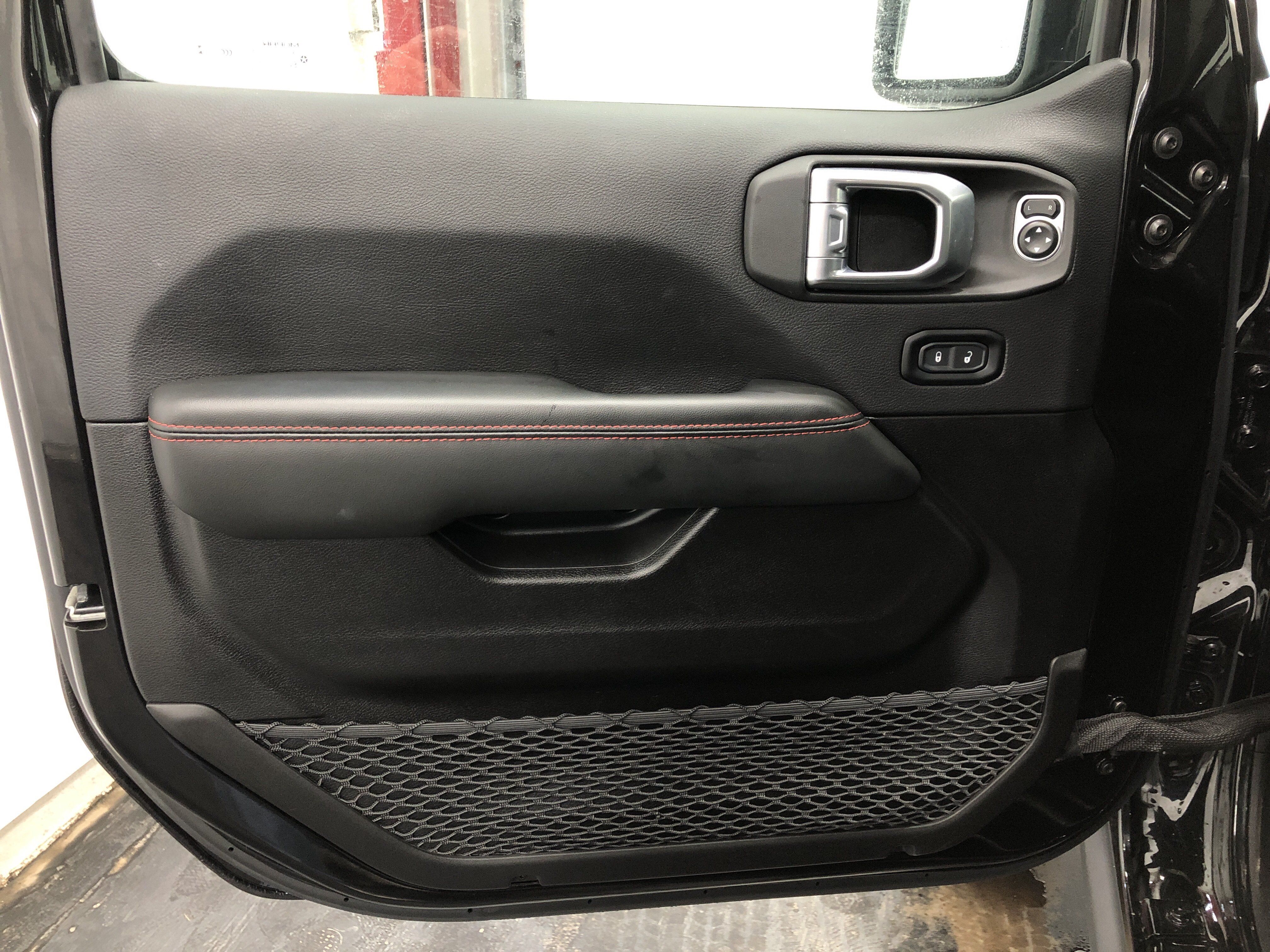 Certified 2024 Jeep Wrangler Unlimited Rubicon AWD/4WD image 16
