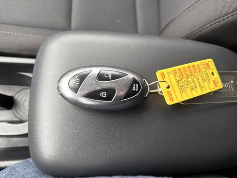 Certified 2025 Hyundai Kona SEL AWD/4WD image 28