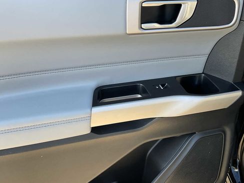 Used 2021 Ford Explorer XLT w/ Equipment Group 202A image 41