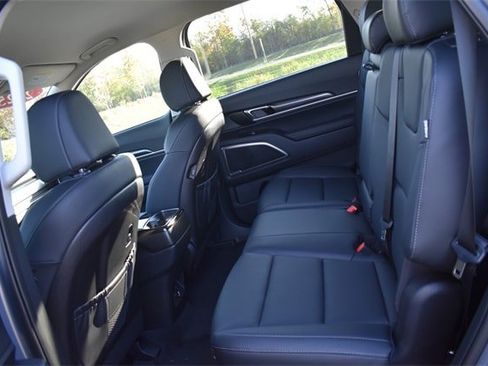 New 2025 Kia Telluride LX image 16