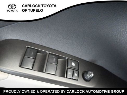 Used 2022 Toyota Camry SE FWD image 19