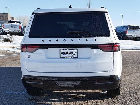 Used 2024 Jeep Wagoneer Series II image 4