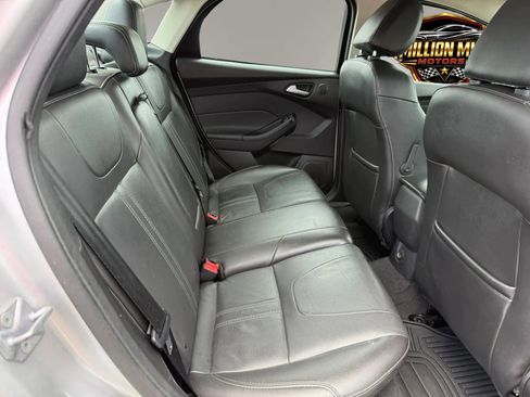 Used 2014 Ford Focus SE w/ Equipment Group 201A FWD image 20