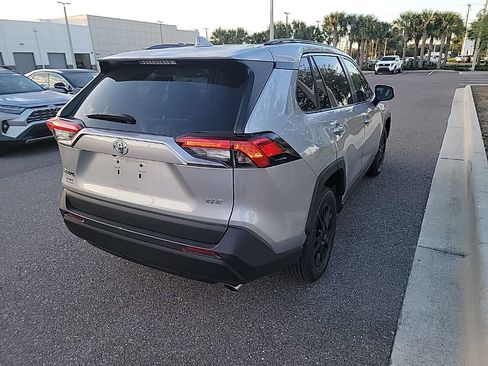 Used 2021 Toyota RAV4 XLE FWD image 3