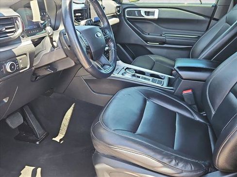 Used 2020 Ford Explorer XLT w/ Equipment Group 202A RWD image 24