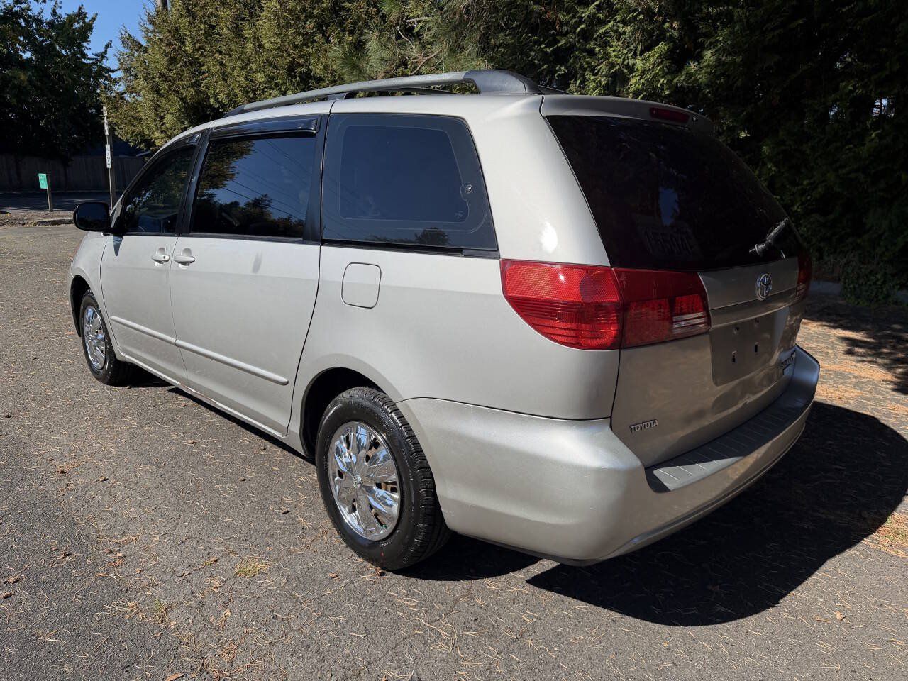 Used 2005 Toyota Sienna CE FWD image 6