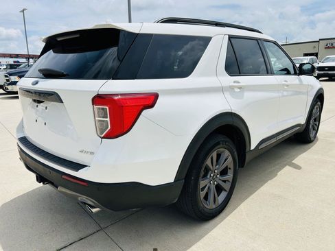 Used 2023 Ford Explorer XLT w/ Equipment Group 202A AWD/4WD image 43