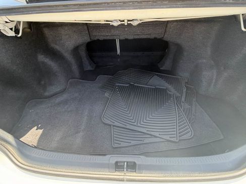 Used 2013 Toyota Camry LE FWD image 23