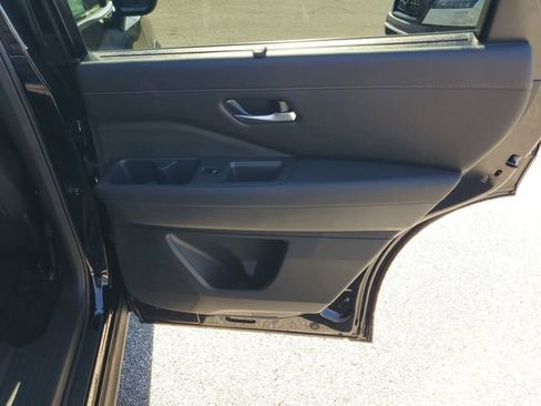 New 2025 Nissan Pathfinder SL image 31