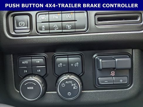 Used 2024 Chevrolet Tahoe Z71 w/ Luxury Package image 16