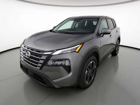 Used 2025 Nissan Rogue SV image 3