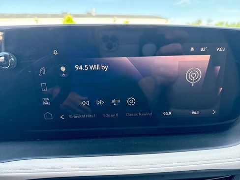 Used 2025 Buick Encore GX Avenir w/ Avenir Technology Package FWD image 11
