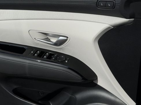 New 2026 Hyundai Tucson Limited image 17