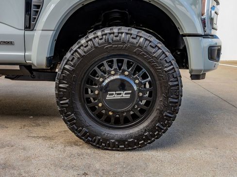 Used 2025 Ford F450 Platinum w/ FX4 Off-Road Package AWD/4WD image 11