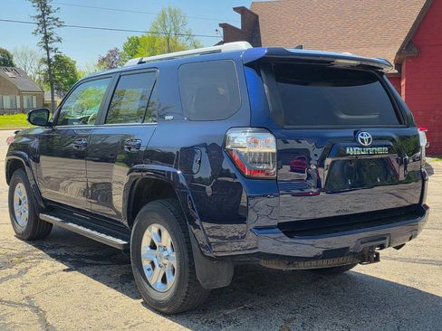 Used 2018 Toyota 4Runner SR5 Premium AWD/4WD image 4